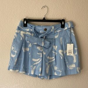 0314 - A NEW DAY Women’s 6 Blue Print Shorts